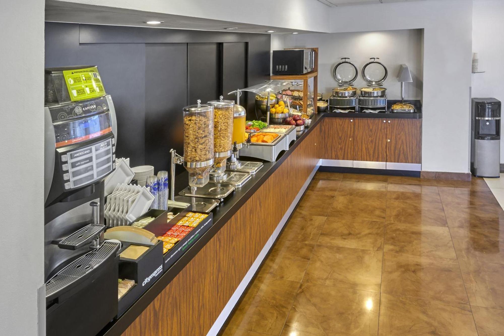 City Express By Marriott Queretaro Jurica Екстер'єр фото